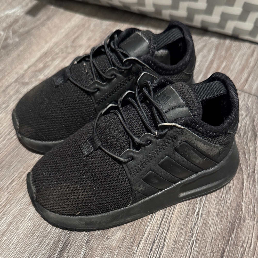 adidas toddler Black Knit Lace-Up Sneakers